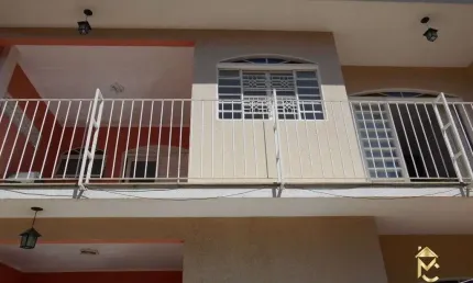 Sobrado à Venda em Vila Jaboticabeira, Taubaté - SP