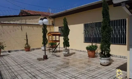 Casa com 3 quartos à venda na Rua Dona Benta, 1350, Jardim Gurilândia, Taubaté