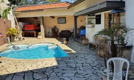 Casa em condomínio fechado com 4 quartos à venda na Rua Voluntário Benedito Sérgio, 940, Estiva, Taubaté