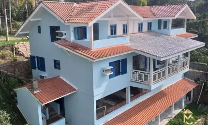 Sobrado à venda na praia da Toninhas por R$ 4.300.000 - Acarau - Ubatuba/SP