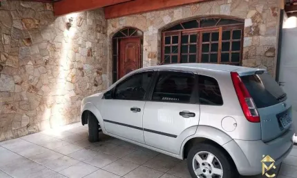 Casa com 2 dormitórios à venda por R$ 550.000 - Centro - Taubaté/SP