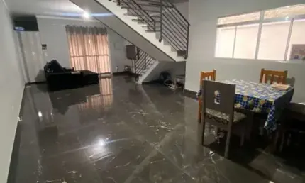 Casa à Venda em Esplanada Independência, Taubaté - SP