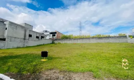 Terreno inteiro a venda no condomínio Recanto Verde em Taubaté