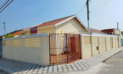 Casa à venda em excelente localização no centro de Taubaté