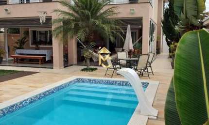 Casa com edícula e piscina no Condomínio Green Park
