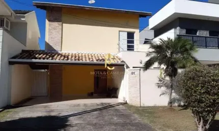 Vendo ótima oportunidade de sobrado em condomínio fechado
