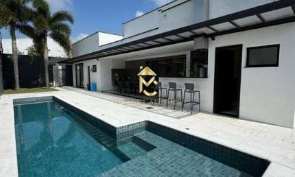 Casa com piscina e área Gourmet à venda em condomínio de Alto Padrão.