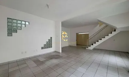 Prédio comercial com ótima localização para venda ou locação no centro