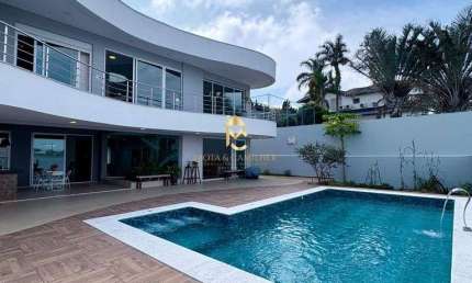 Casa mobiliada e com varanda Gourmet à venda em condominio.