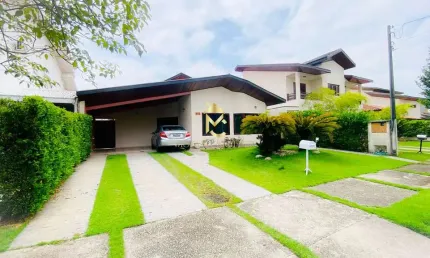Casa térrea com varanda Gourmet à venda em condomínio fechado