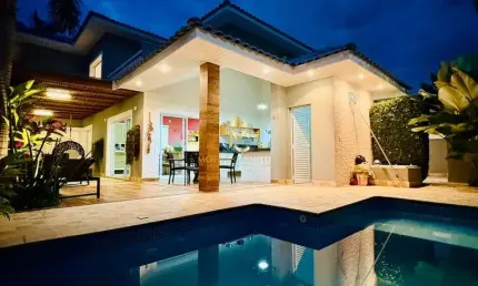 Linda casa a venda na melhor localização de Taubaté