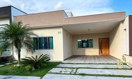 Casa com piscina e varanda Gourmet à venda em Condomínio em Tremembé.