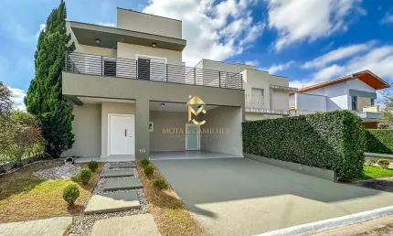 Casa sobrado com varanda Gourmet à venda em condomínio fechado