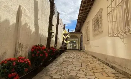 Casa com 3 quartos à venda na Rua Anízio Ortiz Monteiro, 65, Centro, Taubaté
