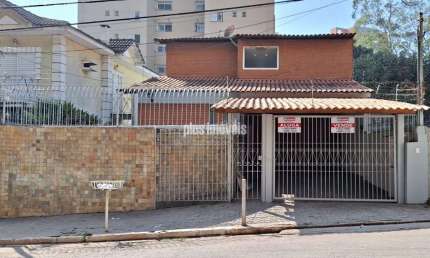 EXCELENTE SOBRADO LOCALIZADO PRÓXIMO AO COLÉGIO PORTO SEGURO 275,0M² 4 QUARTOS, 1 SUÍTE, 4  GAR.