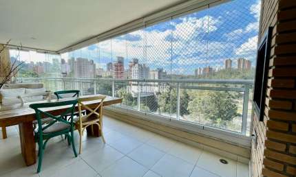 Apartamento 3 Quartos  3 Suites 4 Vagas Deposito no Panamby.