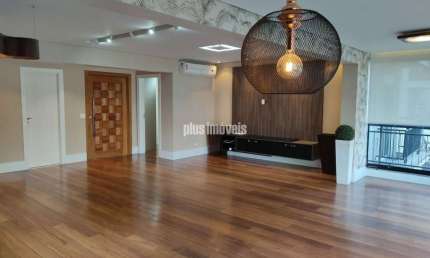 Panamby - Rua Fechada com Portaria -  Apartamento com 201,m² 4 Suítes 4 Garagens -  Excelente Lazer.