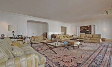 Apartamento 4 Dormitórios 4 Suites  8 Vagas no Jardins.
