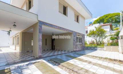 Casa  Assobradada 4 Dormitórios 2 Suítes 6 Vagas em Moema