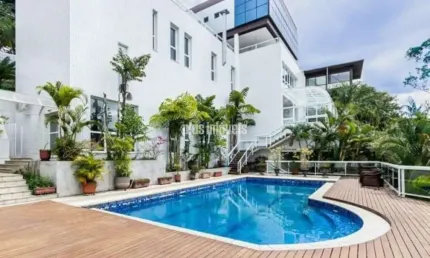 JARDIM VITÓRIA RÉGIA  1430,0M²AC - 2.953,0M² DE TERRENO06 SUÍTES, 10 VAGAS