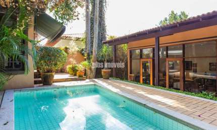 LINDA CASA JARDIM GUEDALA 361,0M²AC - 620,0M²ÁRE DE TERRENO - 3 SUÍTES  4 GARAGEM  -  ÁREA DE LAZER