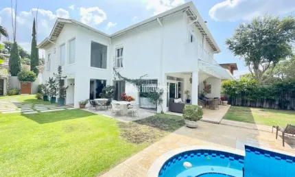 TODO CHARME DE VIVER EM UMA BELA CASA DE VILA NO JARDIM HÍPICO, REGIÃO DO ALTO DA BOA VISTA.