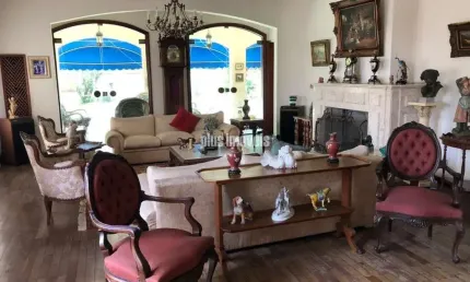 Casa com vários ambientes e muito espaço no jd guedala
