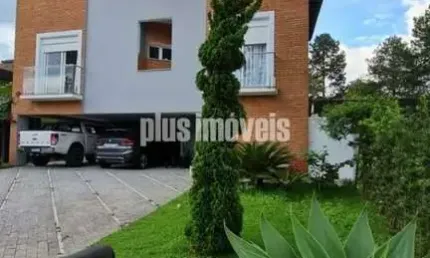 ESPETACULAR CASA REFORMADA, EM SANTANA DE PARNAÍBA!