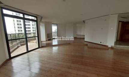 ABAIXO DA AVALIAÇÃO -   PRÓXIMO AO GRADED SCCHOOL -  TRIPLEX COM 637,0M² AU 4 SUÍTES 4 GAR  -