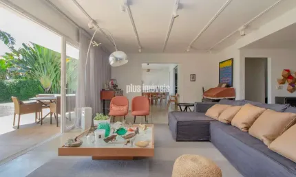 Casa com 3 quartos à venda na Avenida São Valério, 380, Jardim Guedala, São Paulo
