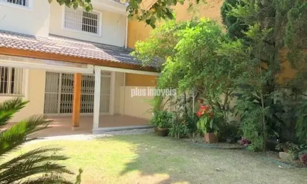 Belíssima casa Alto Padrão em região residencial nobre de São Paulo (Brooklin).