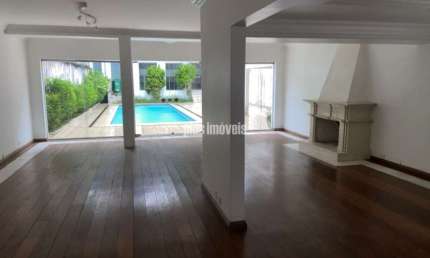 Casa de Vila - ( com quintal! ) Custo beneficio excelente!