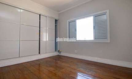 Casa com 2 quartos para alugar na Avenida São Valério, 65, Jardim Guedala, São Paulo