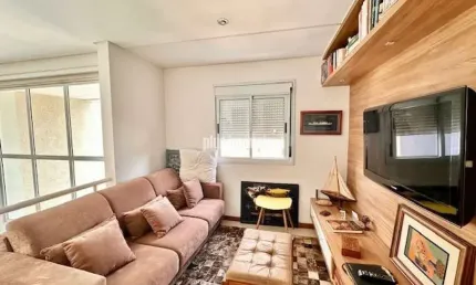 LOFT DUPLEX, COM VARANDA ESPAÇOSA,COM LINDA VISTA LIVRE TOTALMENTE ARBORIZADA.