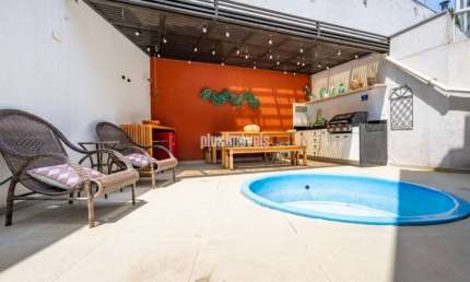 CASA EM CONDOMÍNIO COM 4 DORMITÓRIOS, 2 SUÍTES , 3 GARAGEM   - PISCINA E CHURRASQUEIRA.
