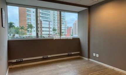 Sala comercial com 2 salas para alugar na Rua Jandiatuba, 506, Panamby, São Paulo