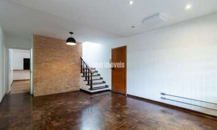 Sobrado à venda em Mirandópolis ? Espaço, conforto e ótima localização!