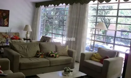 Casa Terrea de 589m² com 3 dormitorios, 1 suite 5 vagas em Vila Madalena.
