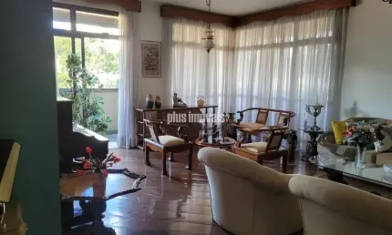 Apartamento 300 mts de a.útil, 1 por andar , 4 vagas próximo do metrô