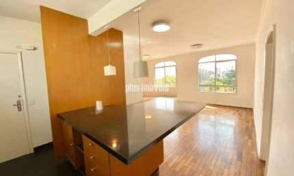 Apartamento ótimo local, 3 dormtórios, 1 suite, 1 vaga coberta.