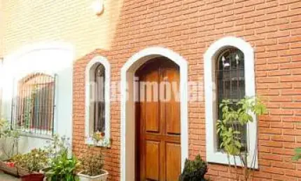 Casa com terreno de 400m², 416 m² de área construída