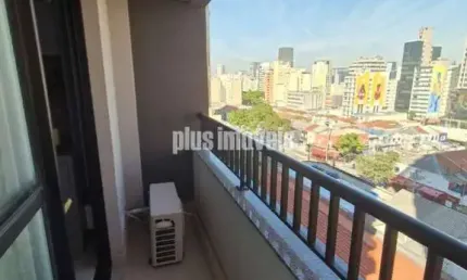 Studio semimobiliado com varanda e infraestrutura completa em pinheiros