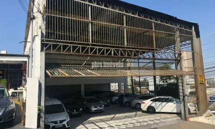 Loja de esquina 600 mts de a.útil com ótima opções de comércio