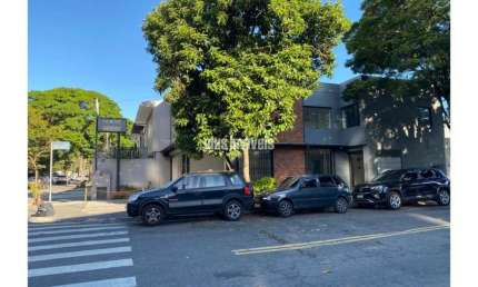 Casa comercial com 4 salas para alugar na Avenida dos Imarés, 594, Moema, São Paulo