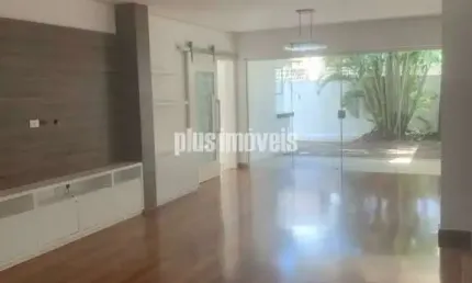 Casa de condomínio á venda no Alto da Boa Vista 3 suítes