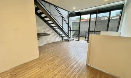 CONJUNTO COMERCIAL COM 68,0M²AU 68,0M² ÁREA ÚTIL  GAR