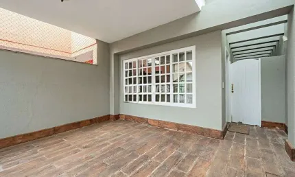 Oportunidade Única no Jardim Hípico: Sobrado reformado à Venda, 3 quartos, 1 suíte, 1 vaga