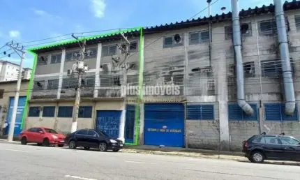 Galpão/Depósito/Armazém e 4 banheiros para Alugar, 558 m²