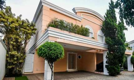 Casa de Condomínio com 3 Quartos e 4 banheiros para Alugar, 224 m²