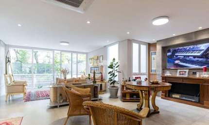 CASA EM CONDOMÍNIO 424.0M² ÁREA PRIVATIVA,  4 SUÍTES  4 GARAGEM- QUINTAL COM PISCINA